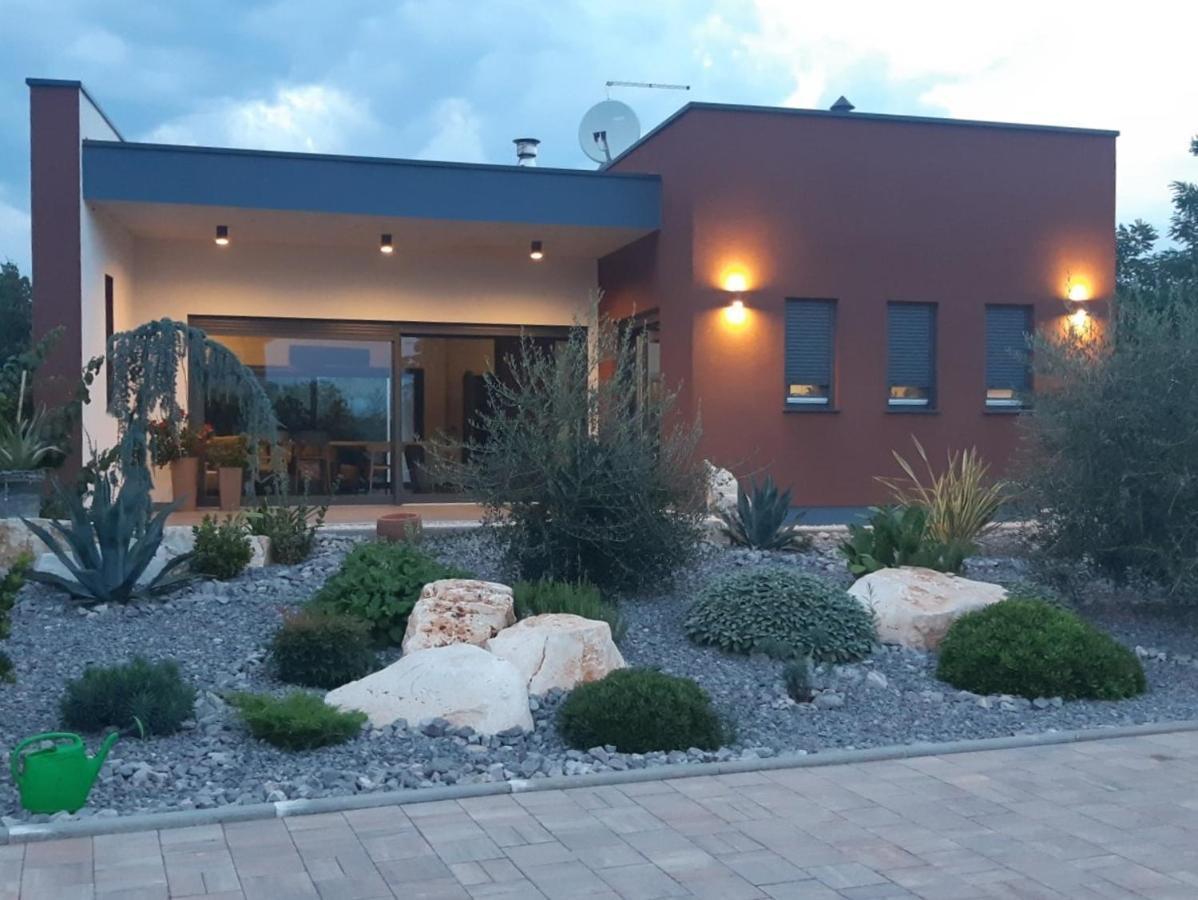 Apartments Bijou With Big Private Garden Near Umag Vilanija Ngoại thất bức ảnh