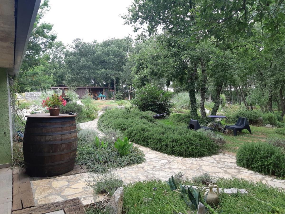 Apartments Bijou With Big Private Garden Near Umag Vilanija Ngoại thất bức ảnh