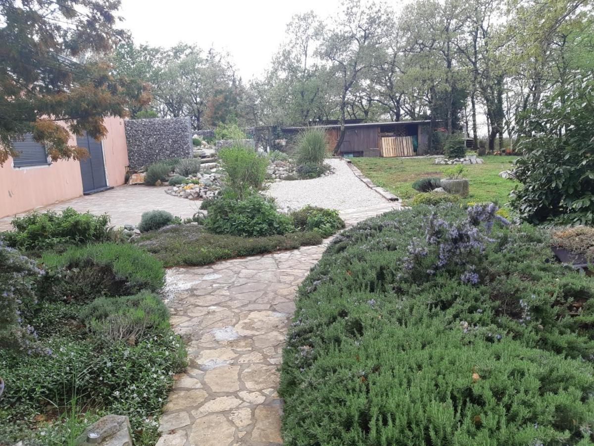 Apartments Bijou With Big Private Garden Near Umag Vilanija Ngoại thất bức ảnh