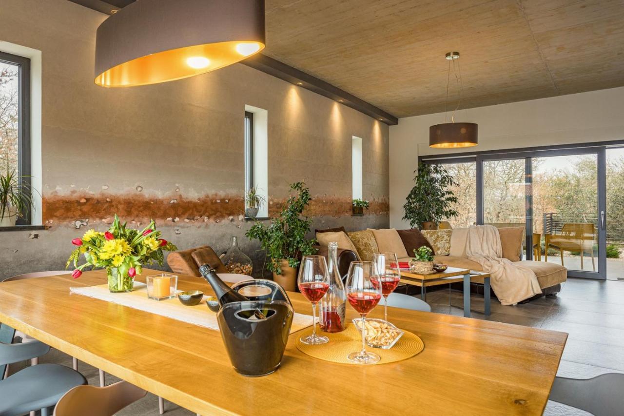 Apartments Bijou With Big Private Garden Near Umag Vilanija Ngoại thất bức ảnh