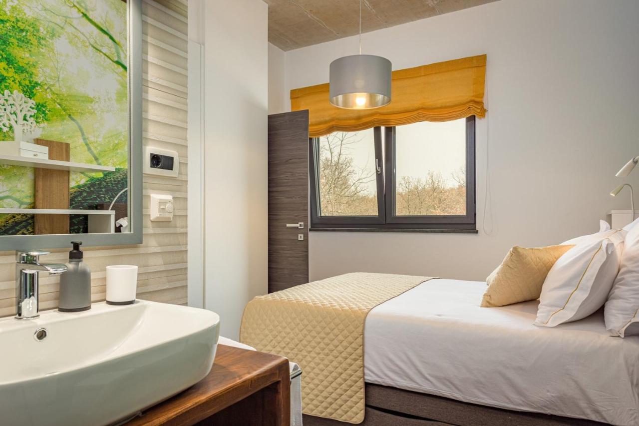 Apartments Bijou With Big Private Garden Near Umag Vilanija Ngoại thất bức ảnh