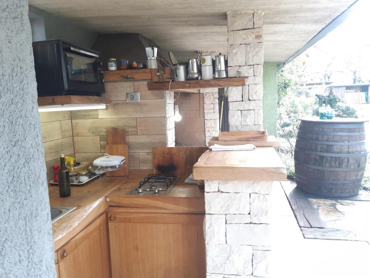 Apartments Bijou With Big Private Garden Near Umag Vilanija Ngoại thất bức ảnh