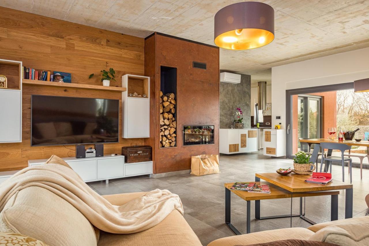 Apartments Bijou With Big Private Garden Near Umag Vilanija Ngoại thất bức ảnh