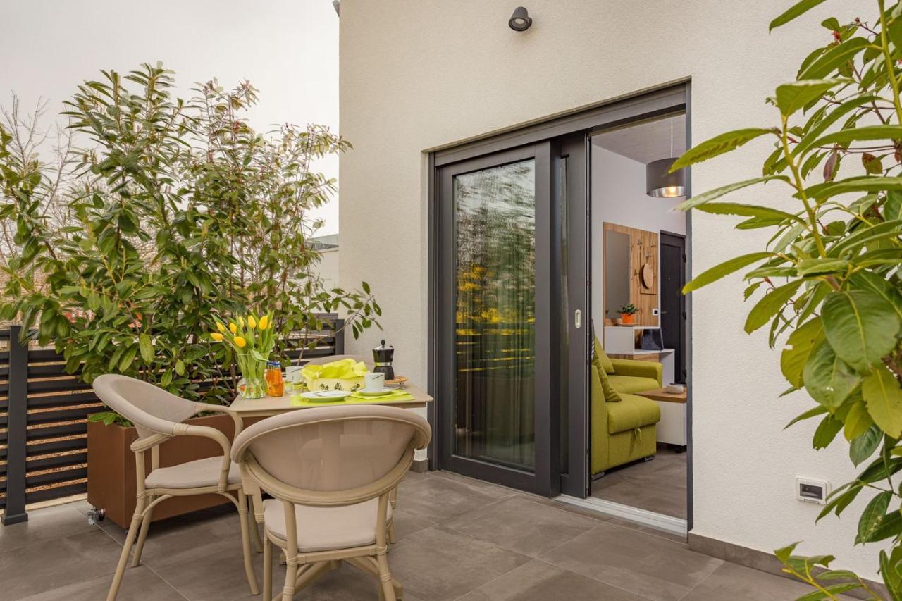 Apartments Bijou With Big Private Garden Near Umag Vilanija Ngoại thất bức ảnh