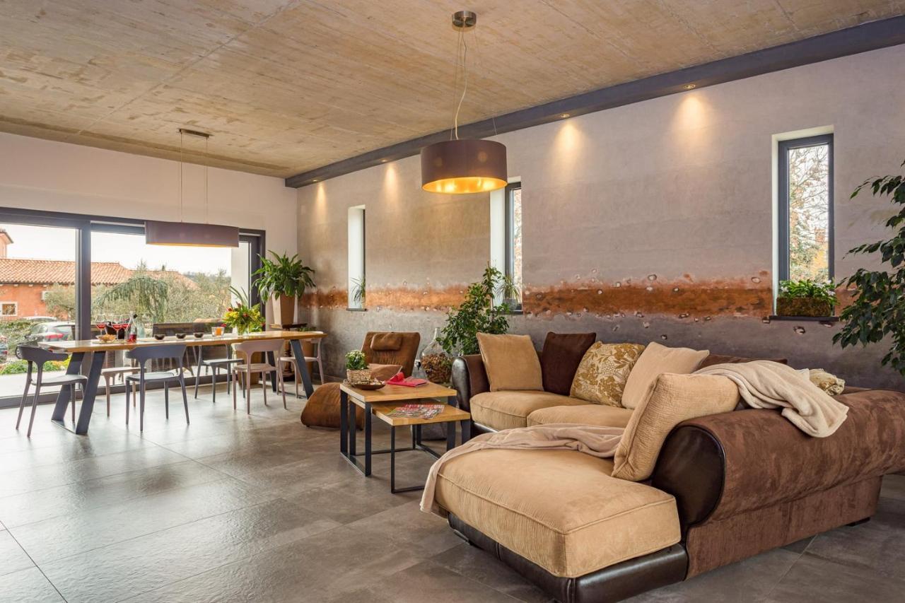 Apartments Bijou With Big Private Garden Near Umag Vilanija Ngoại thất bức ảnh