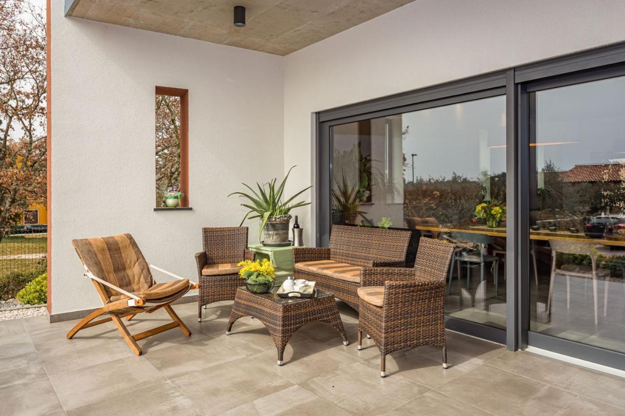 Apartments Bijou With Big Private Garden Near Umag Vilanija Ngoại thất bức ảnh